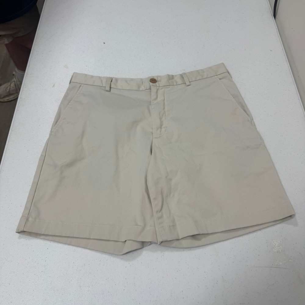 IZOD Saltwater Stretch Mens 32 Chino Shorts Khaki Tan Flat Front 9.5 Inseam 4454